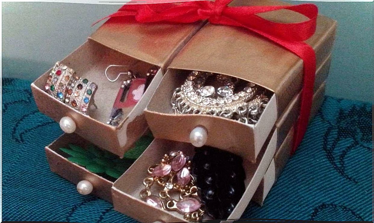 This jewelry box is perfect for storing small accessories.