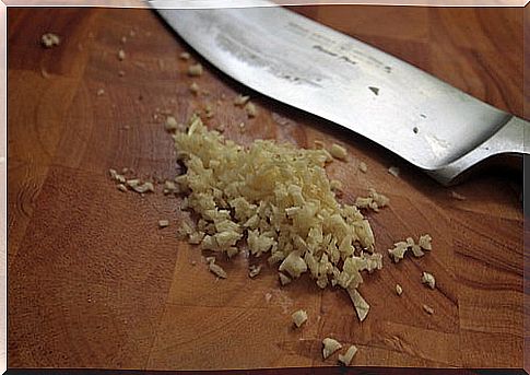 Garlic to reduce salt intake