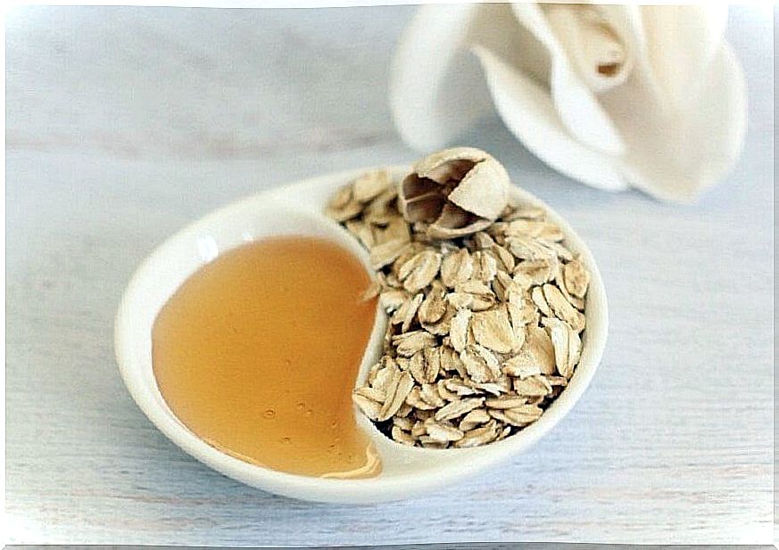 Remove make-up with oatmeal and honey.