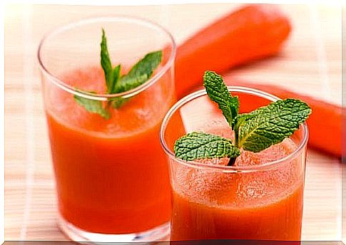 Carrot juice, delicious and helps you lose weight.